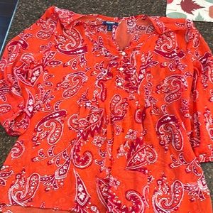 Chiffon material 3/4 sleeve. Henley 3 button.